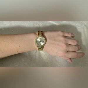 ⚜️🌉Elegant Folio Gold Plated Watch🌉⚜️